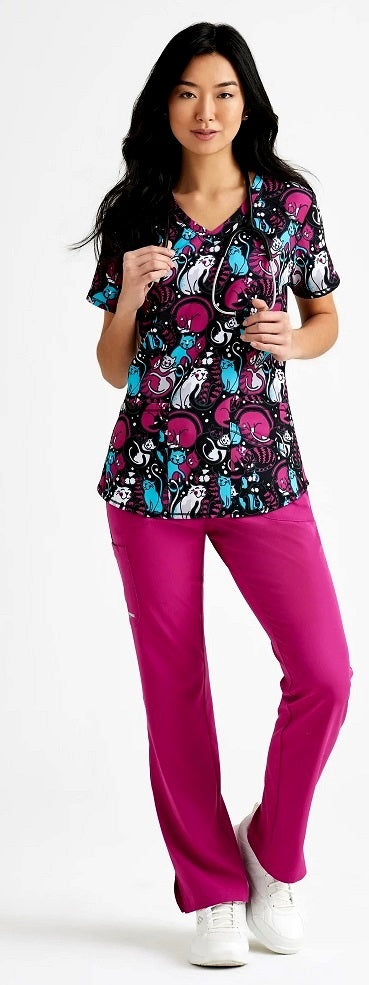 Women's Skechers Print Top (Cuddle Kitties) - BodyMoves Scrubs Boutique