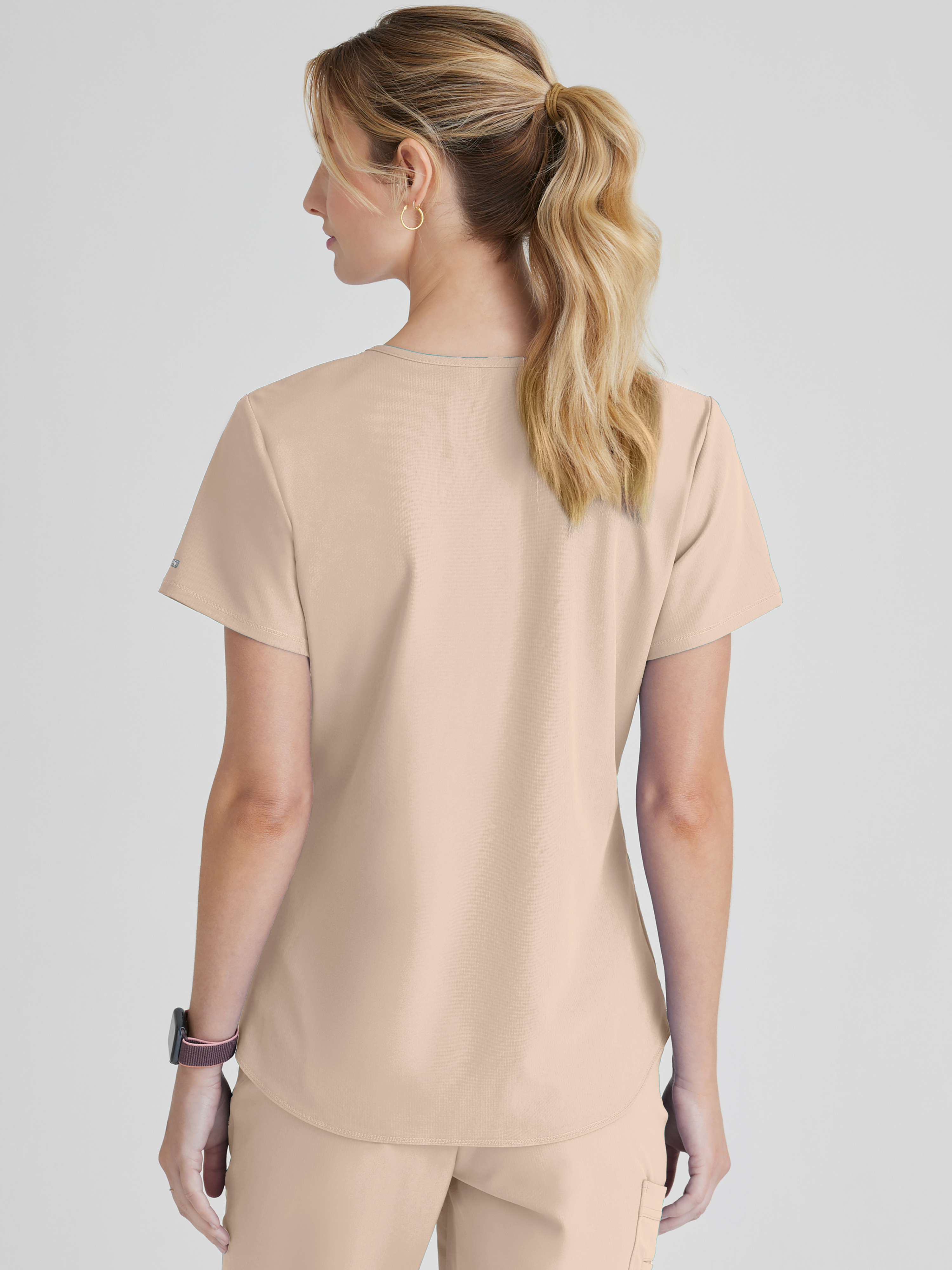 Breeze 3-Pocket Curved V-Neck Scrub Top Skechers™ by Barco